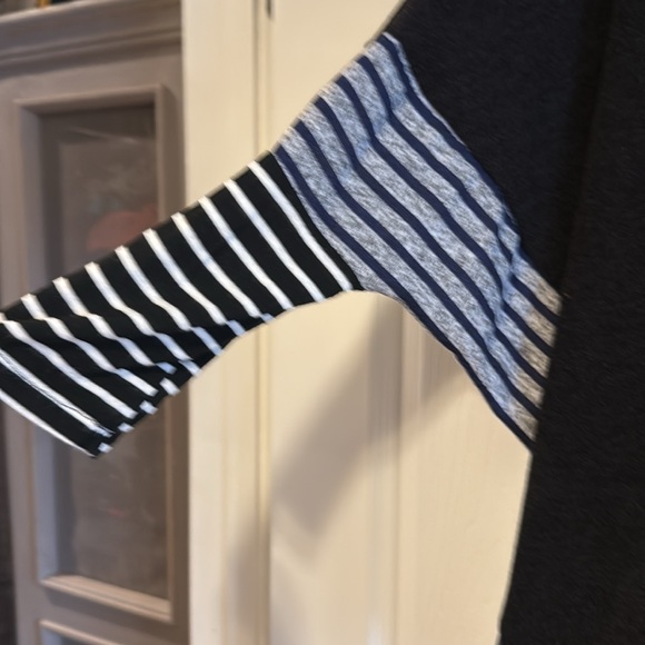 Egy | S - Picture 2 of 3